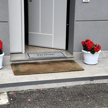 Grigio Perla Panigale, Villetta Con Giardino E Parcheggio Privato Fino A Tre Posti Auto - Un Oasi Di Tranqullita Bologna Eksteriør bilde