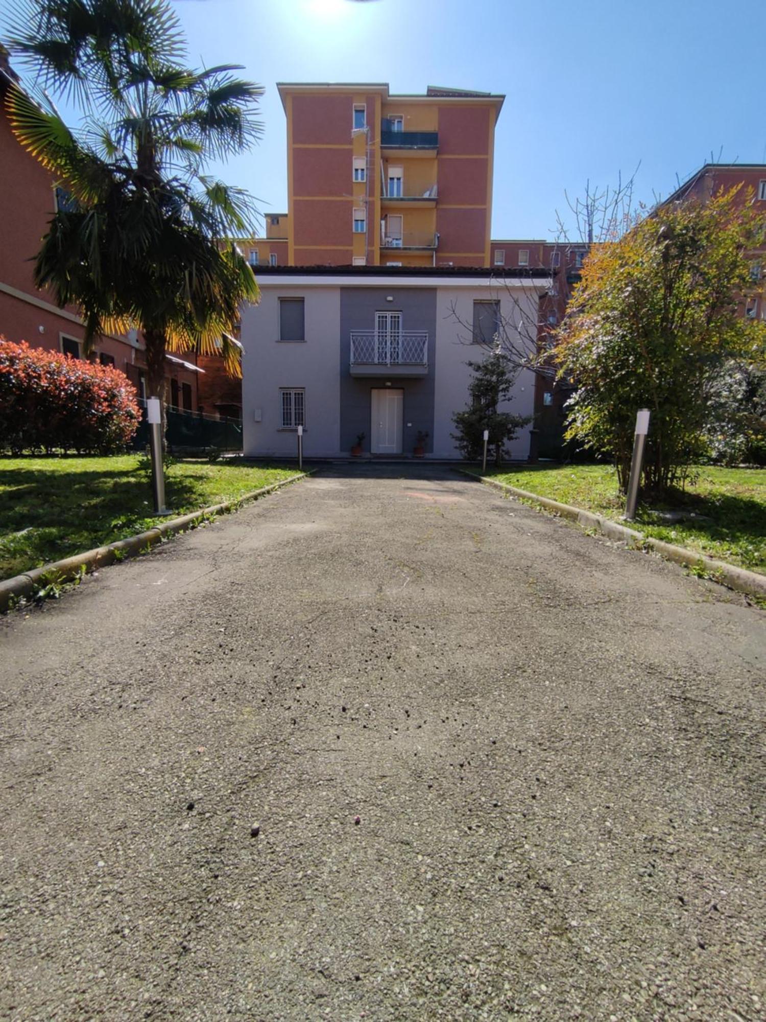 Grigio Perla Panigale, Villetta Con Giardino E Parcheggio Privato Fino A Tre Posti Auto - Un Oasi Di Tranqullita Bologna Eksteriør bilde